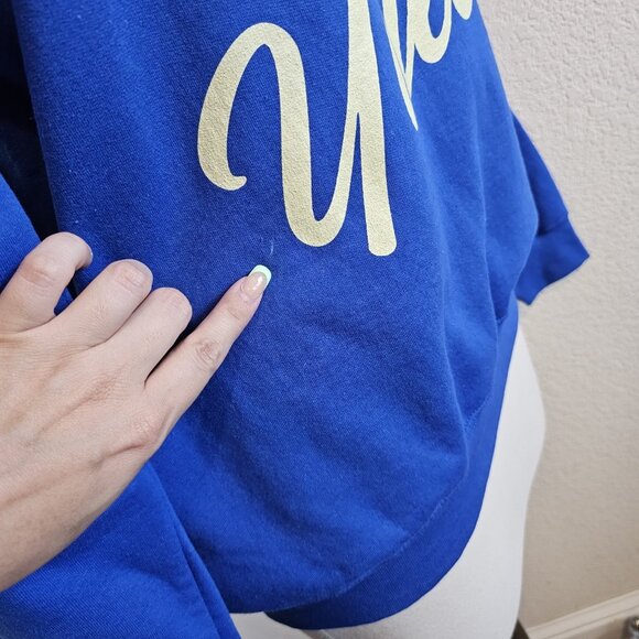 Lucy Jaynes Goodwill To Y'all Sweatshirt Christmas Blue Crew Neck Pullover M - Picture 4 of 9